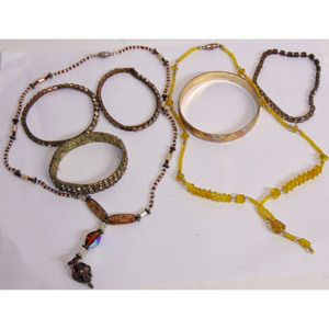 Costume Jewelry Lot Gold Tone Vintage 7 Piece Bracelet Necklaces Stones Clasps